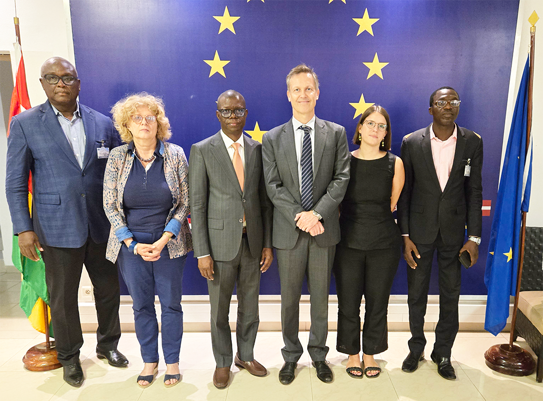 VISITE UE-130525